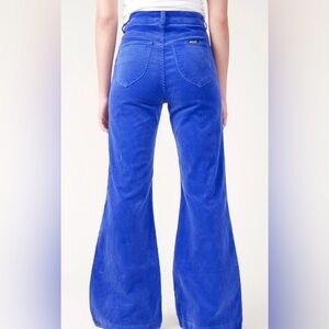 ROLLA’S Eastcoast Flare in limited seasonal edition, Electric Blue💥 — US 24